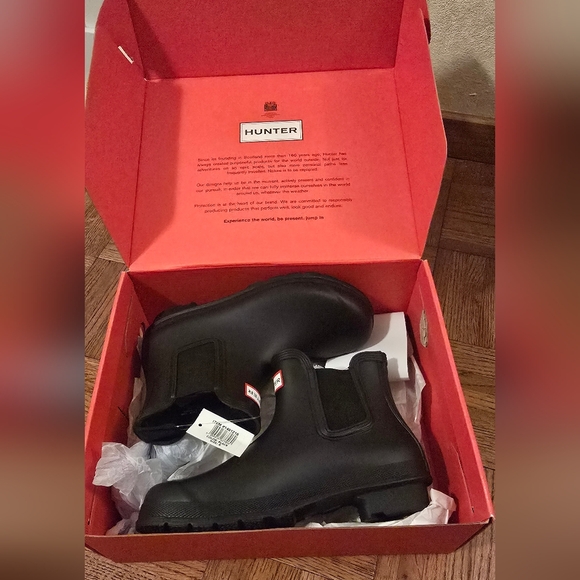 NEW HUNTER Original Chelsea Rain Boots - Nwt - Picture 1 of 9